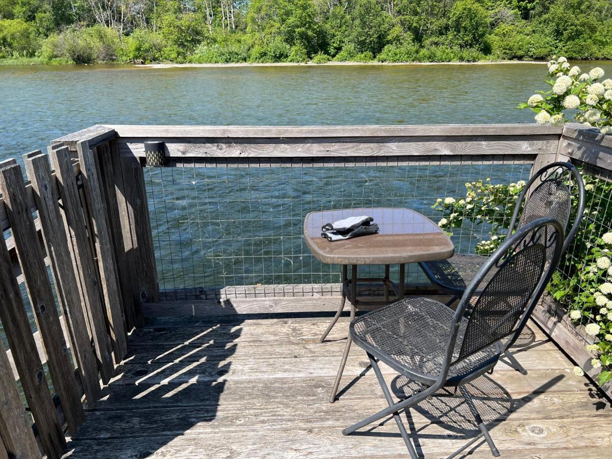 River House Hotell Campbell River Exteriör bild