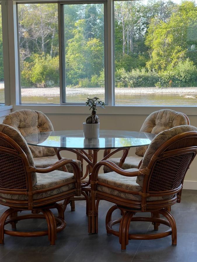 River House Hotell Campbell River Exteriör bild